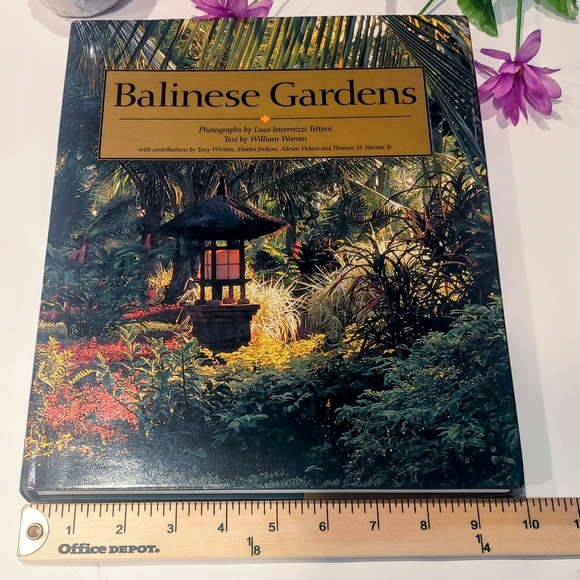 ✨Large Coffee Table Book: Balinese Gardens - Picture 3 of 8